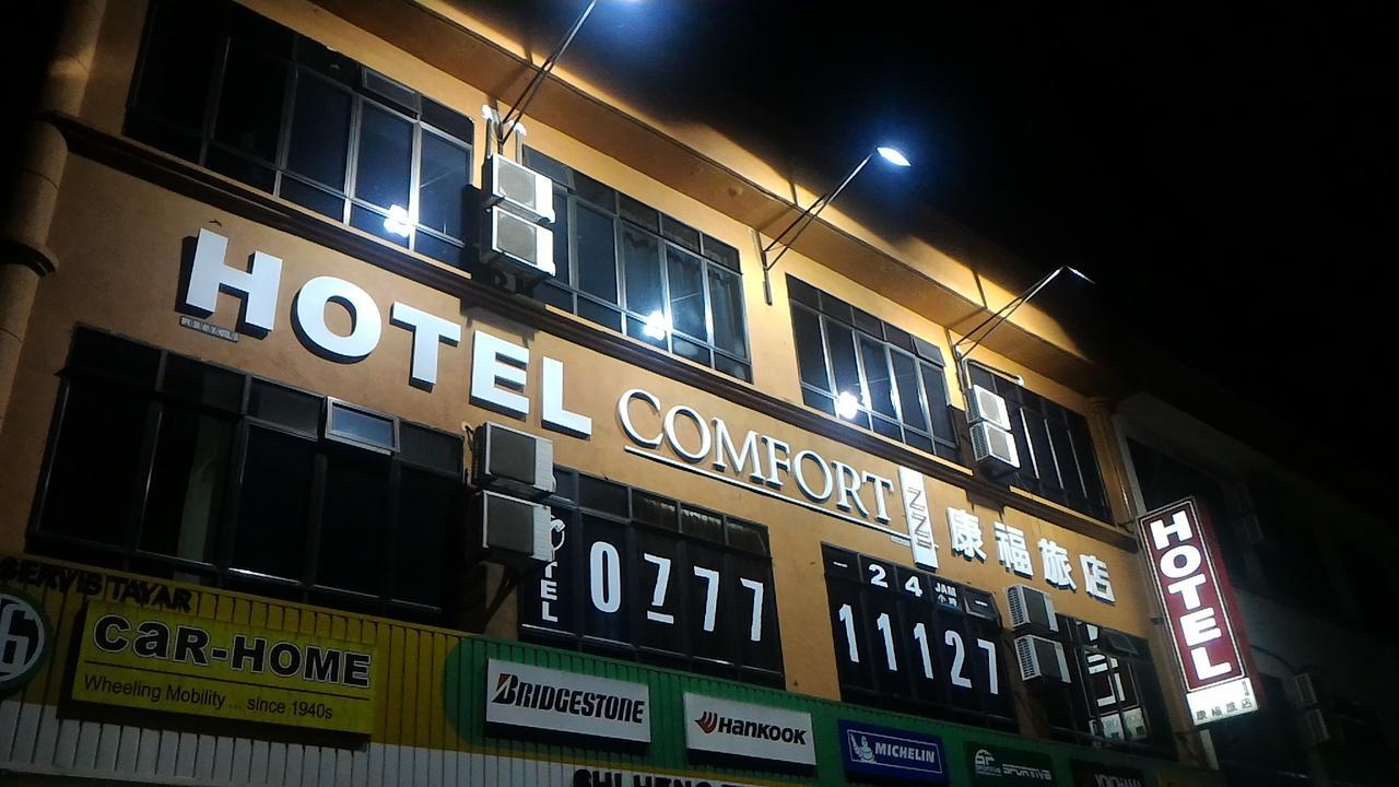 Hotel Comfort Inn Keluang Kültér fotó